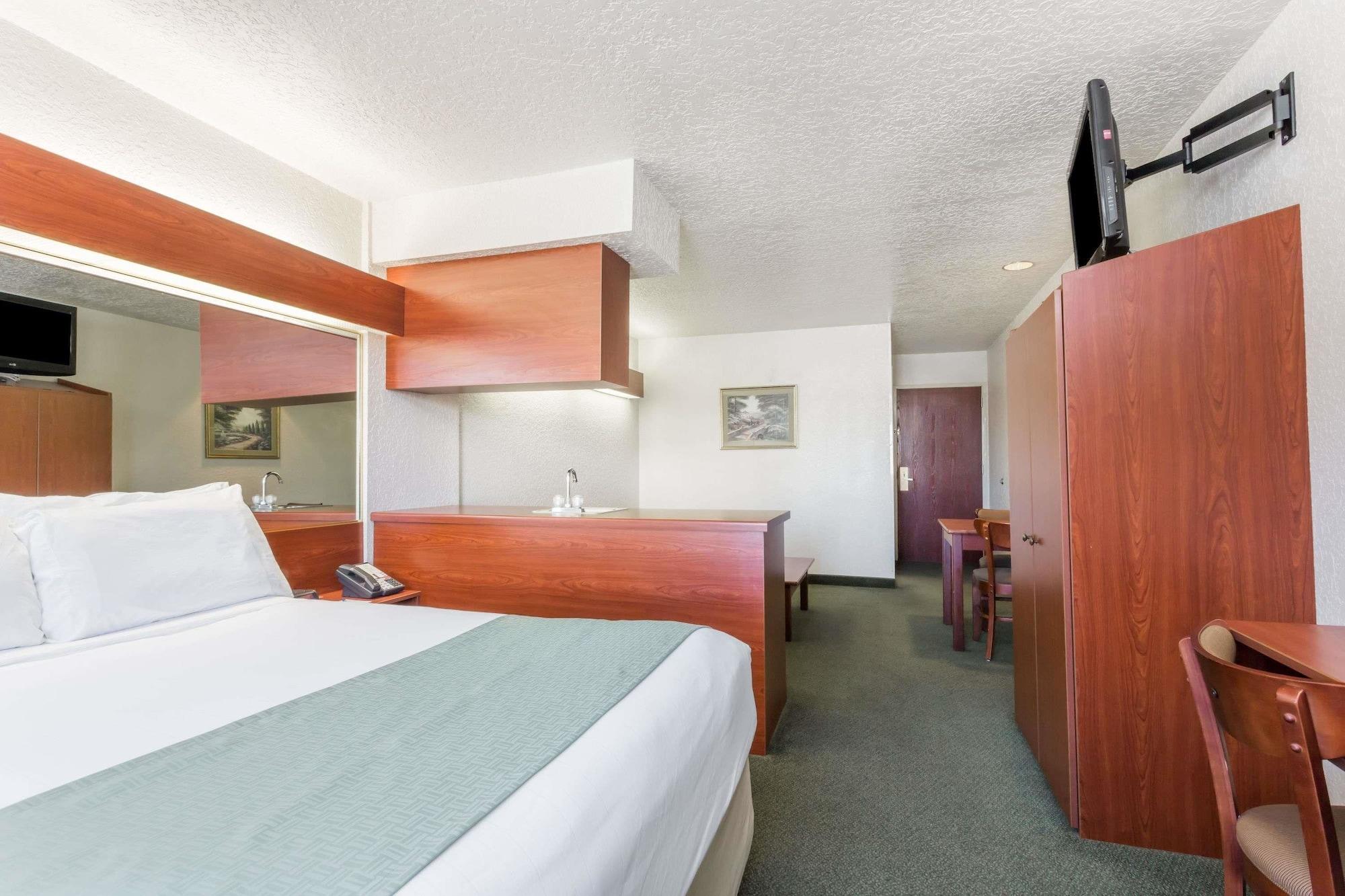 Microtel Inn & Suites Marianna Exteriér fotografie